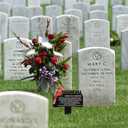 Christmas Grave Decorations for Cemetery Cardinal Memorial Gift Markers Metal Cardinal Garden Decor Grave Site Decor Cemetery Decorations Memorial Plaques Outdoors(Grandma)