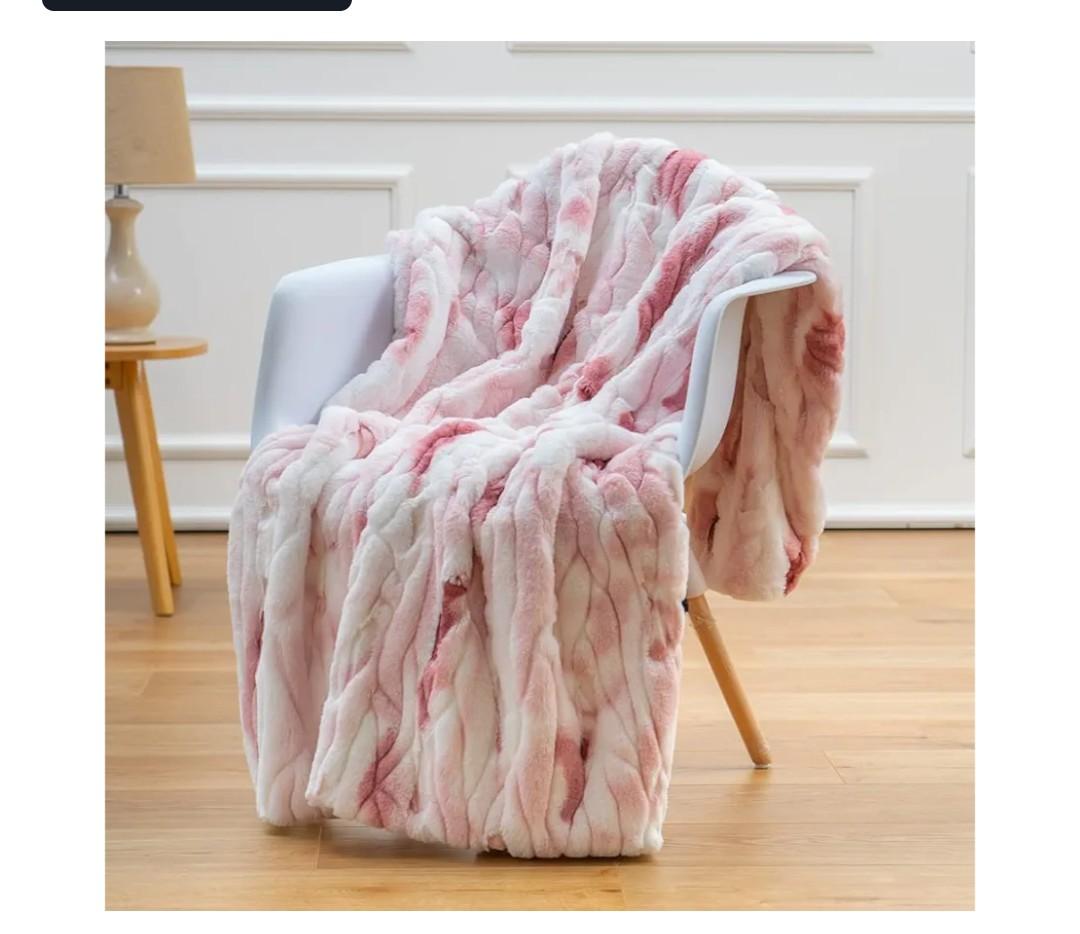Super Soft Faux Fur Throw Blanket- Royal Luxury Cozy Plush Rose Pink Color Blanket use for Couch Sofa Bed Chair, Reversible Fuzzy Faux Fur Velvet Blanket 50 Inch x 60 Inch (Printed Pink)