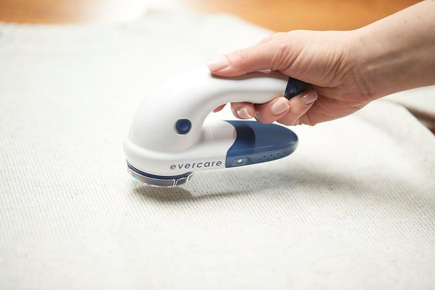 Microtouch MAX Lighted Personal Trimmer with Evercare Fabric Shaver, Large