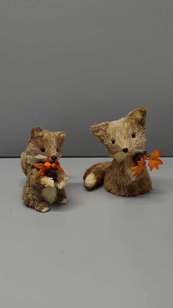 winemana Fall Decor Thanksgiving Decoration Sisal Fox, Set of 2 Table Centerpiece Foxes Animals Figurines, Handmade Ornaments Autumn Fall Decorations for Home Mantel Fireplace