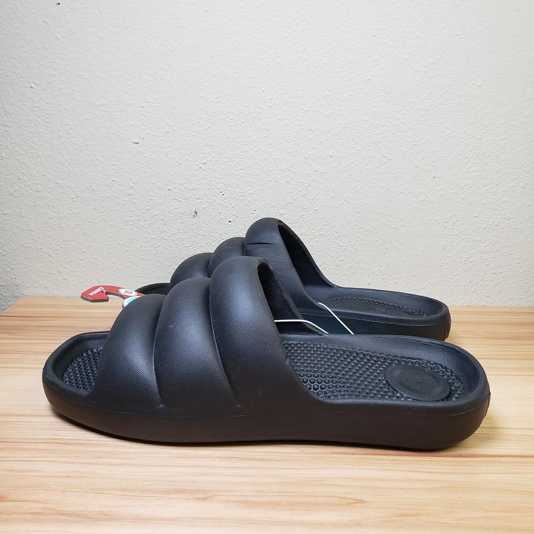 totes Women's Everywear Lightweight Waterproof Contoured Molded Double Buckle Slide Sandals Size 9