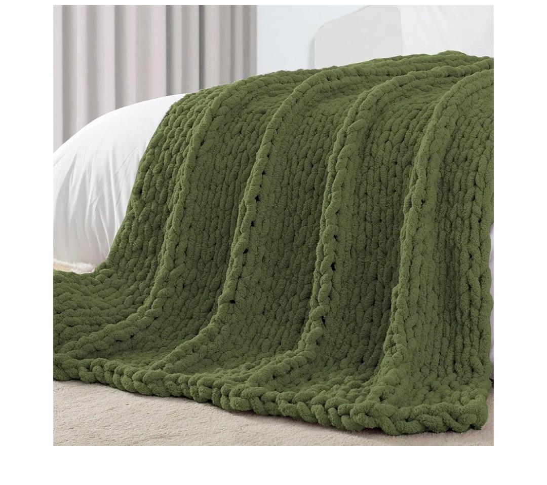 Carriediosa Chunky Knit Throw Blanket 50" X 60", 100% Hand Made Large Chenille Loop Yarn Soft Fluffy Throws for Couch Sofa Bed, Big Crochet Cozy Heavy Thick Cable Woven Blankets, Olive Green