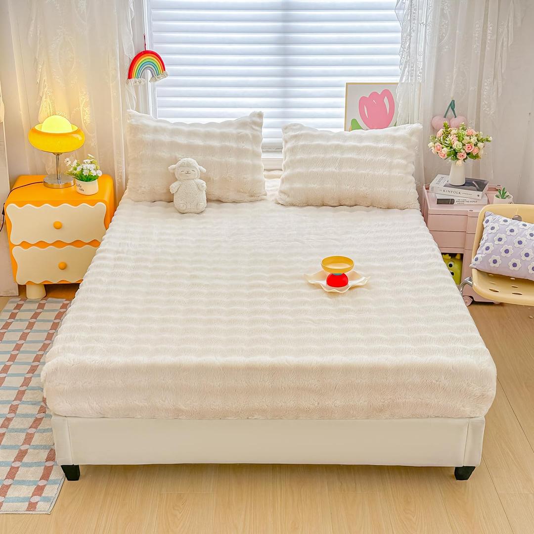 Kid Rabbit Plush White Twin 6 PC Bread Grid Sheet Set with Extra Soft Plush Velvet Flannel Fluffy Fuzzy (Fitted Sheet x 2, Pillowcase x 4)