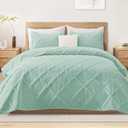 Exclusivo Mezcla Full Queen Size Quilt Set with Modern Striped Pattern, 3 Pieces Summer Lightweight Light Green Quilts Bedding Set, Soft Bedspreads Coverlets for All Seasons (Queen (90"x96")) 