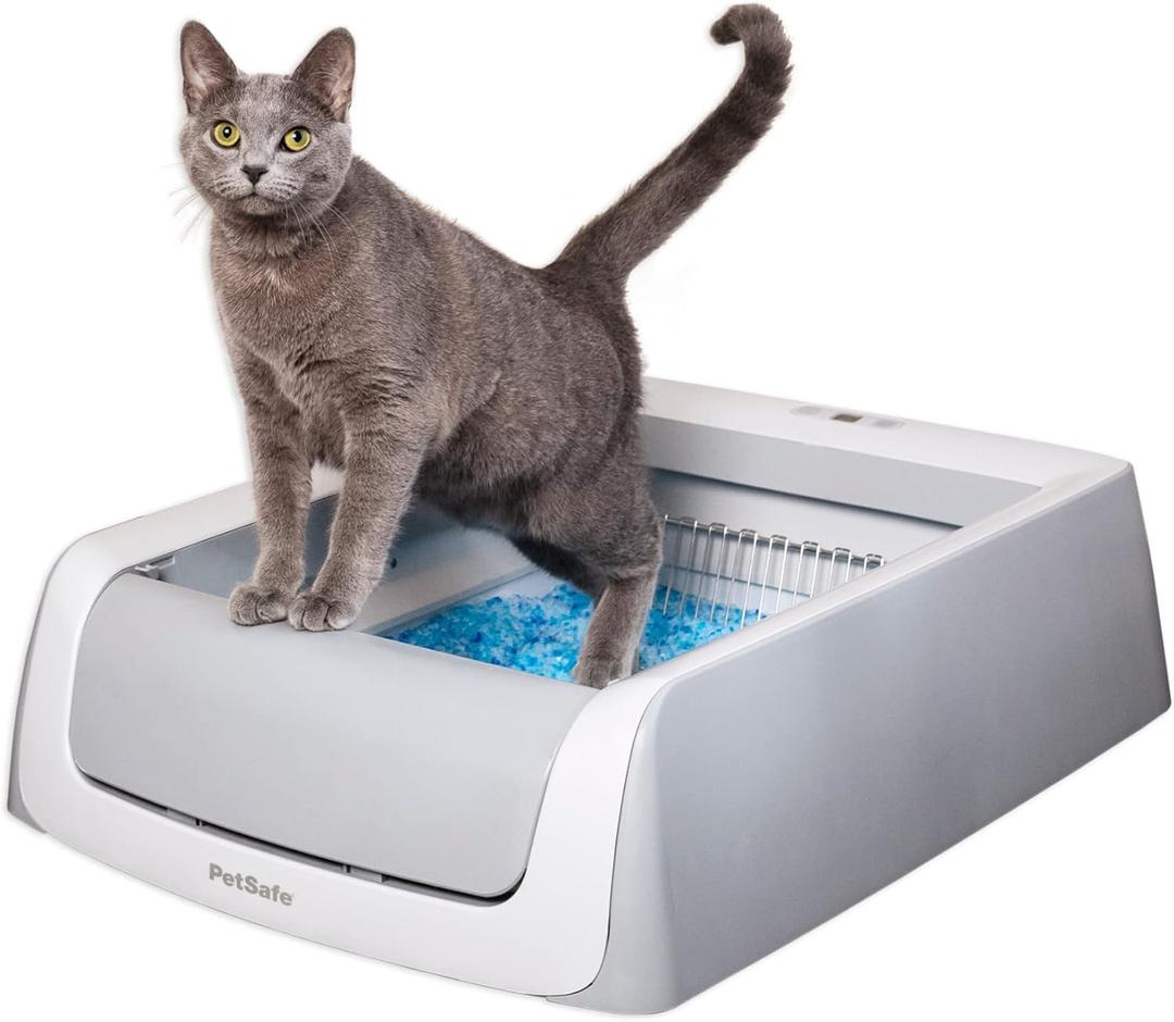 PetSafe ScoopFree Crystal Pro Self Cleaning Cat Litter Box, Includes 1 Disposable Crystal Litter Tray (Uncovered, Regular)