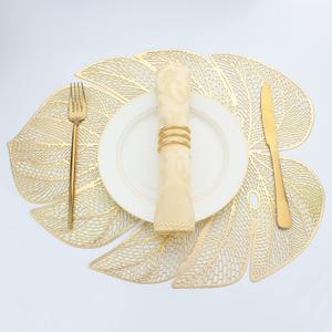 Evevda Gold Leaf Shaped Vinyl Placemats for Dinner Table Set of 8 Metallic Plastic Gold Place Mats Wipeable 8Pcs Table Mats for Wedding Annersary Dinner Table Decoration Mats