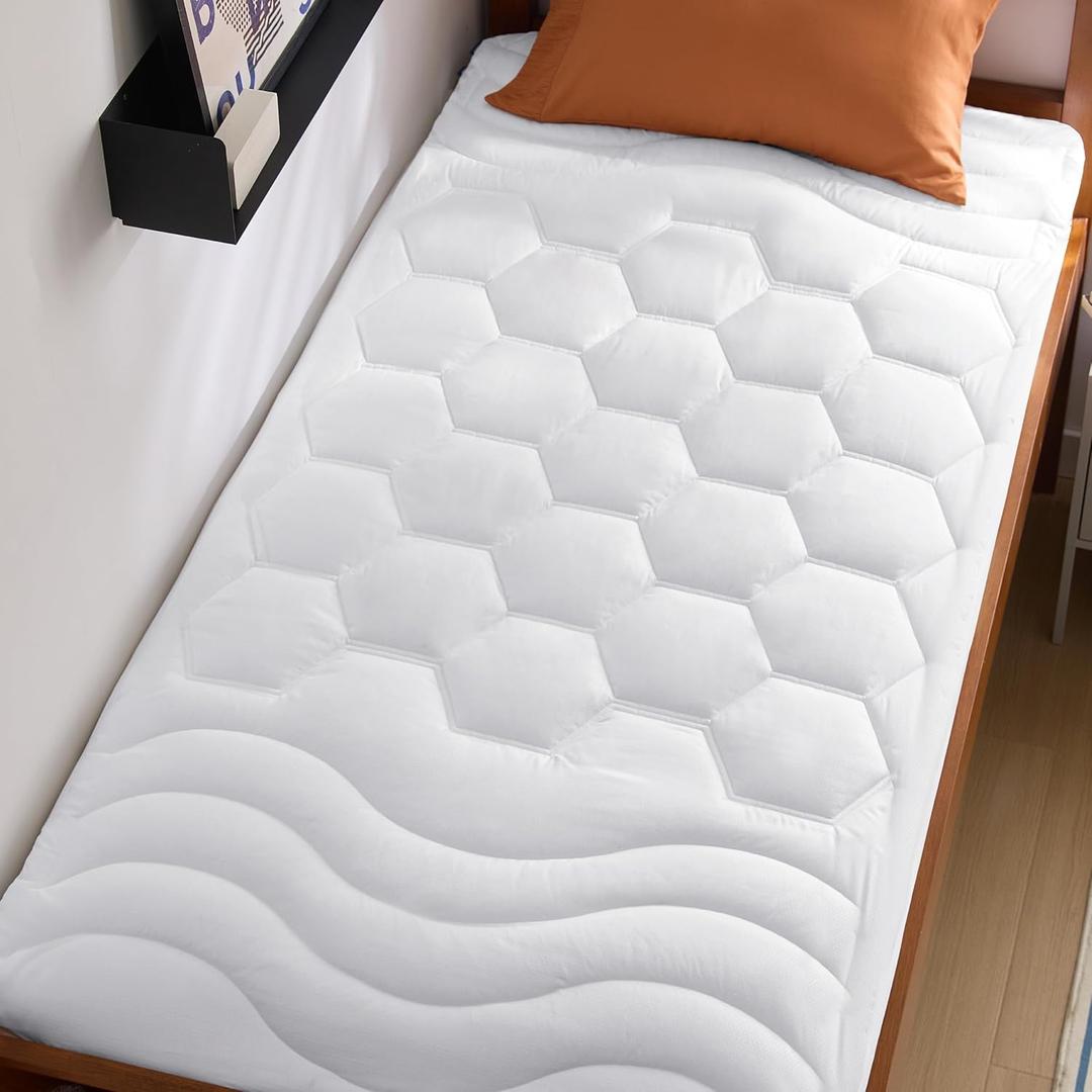 Bedsure Twin Mattress Pad Cover - Quilted Fitted Mattress Topper Protector with 8-21 Inches Deep Pocket, Noiseless Breathable Bed Cover Padded, Machine Washable, White, 39x75 Inches