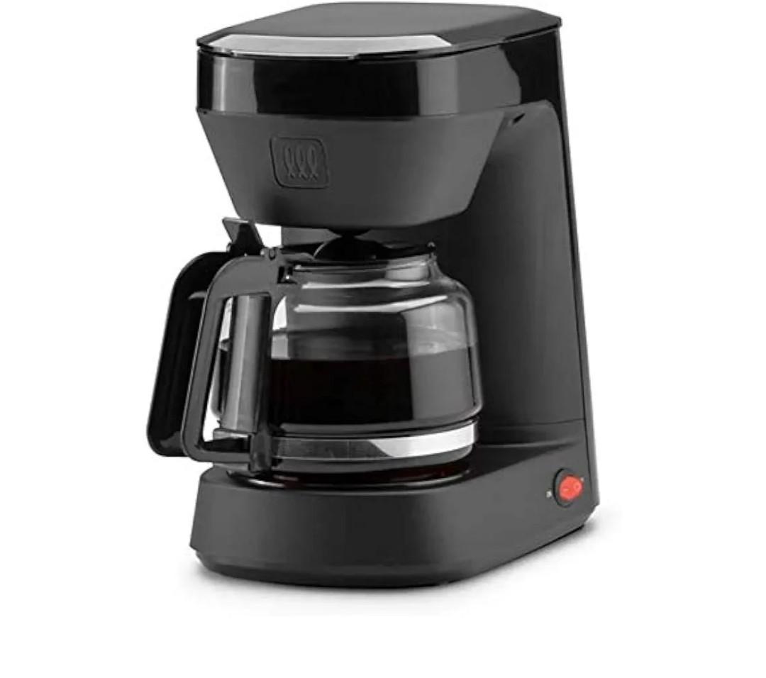 Toastmaster 5-Cup Drip Coffee Maker in Black