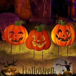 Juegoal 3 Pack Halloween Lighted Pumpkin Garden Stakes, Metal Jack-o-Lantern Light Up Outdoor Decor, Halloween Yard Signs with Battery Powered & Timer, Decorative Pumpkins Figurine for Lawn Pathway