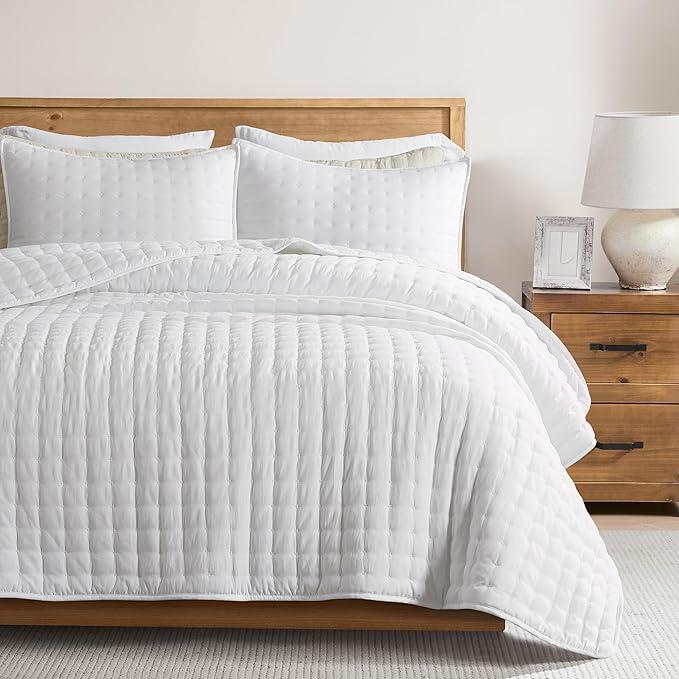 WDCOZY White Oversized King Quilt Set, California Cal King Rustic Bedspread, Lightweight Soft Farmhouse Coverlet, Spring Summer Thin Comforter, 3 Pieces, 2 Pillow Shams, 116x106 inches