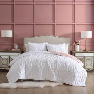 Betsey Johnson - Quilt Set, Luxurious Bedding with Matching Shams, Oversized Floral Design, Modern Charm Room Essentials (Rainbow Stitch White, Full/Queen)