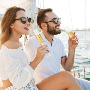 AW BRIDAL Mr and Mrs Gifts Wedding Champagne Flute Set of 2, Bride and Groom Champagne Glasses with Wood Keepsake Box, Engagement Gifts for Women, Bridal Shower and Wedding Gift for Couples