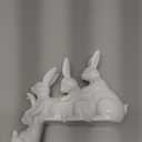 Thyle Easter Bunny Decorations Hugging Rabbits Resin Figurine Modern Rabbit Statue Garden Ornament Spring Home Decorative Easter Bunny Ornaments for Table Centerpiece Living Room