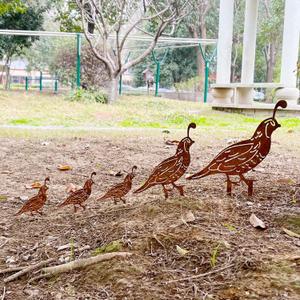 5PCS Rusty Quail Family Decorative Garden Stakes, Metal Birds Yard Decor, Bird Lover Gifts for Women Mom Grandma Wife, Metal Birds Statues Garden Sculptures and Yard Art, Patio, Lawn Ornaments