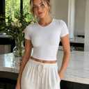 Abonlen Built in Bra T Shirts for Women Short Sleeve Crop Top Y2K Going Out Tops Fitted Basic Tees Workout Shirts(White,Small) (White, S)