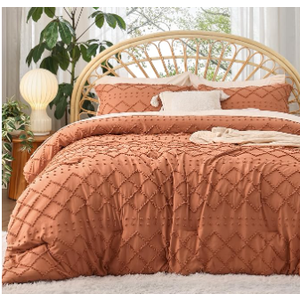 Lunarable Abstract Coverlet, Modern Stripes in Monotone Chevron Geometric Design in Tangerine Tone, 3 Piece Decorative Quilted Bedspread Set with 2 Pillow Shams, Queen Size, Dark Orange and White, 88" X 88" + 2 Shams 30" X 20". Oversized - Great cove Lunarable Abstract Coverlet, Modern Stripes in Monotone Chevron Geometric Design in Tangerine Tone, 3 Piece Decorative Quilted Bedspread Set with 2 Pillow Shams, Queen Size, Dark Orange and White, 88" X 88" + 2 Shams 30" X 20". Oversized - Great cove