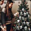 Poen 24 Pcs Mini Horror Christmas Skull Hanging Tree Gothic Ornament Skull Plastic Mini Christmas Small Skeleton Head Decoration Spooky Xmas Hanging Ornament for Xmas Party Supplies