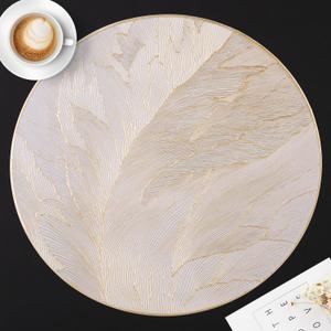 FAVE 6PCS Round Placemats Feather Pressed Vinyl Placemats Set of 6 Slip Resistant Table Mats Wipeable Gold Placemats for Wedding, Banquet, Birthday, Party, Restaurant Decorations(15IN,Feather)