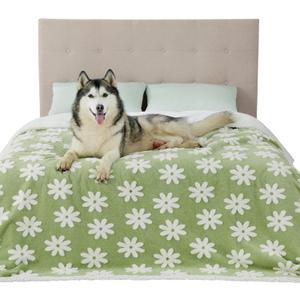LE SURE Waterproof Blanket for Bed Cute Cozy 3D Jacquard, King（86"x108"）
Dog Blankets for Large Dogs, Pet Aesthetic Gift, Warm Soft Sherpa Throw, Reversible Couch Protector, Flower Garden Green