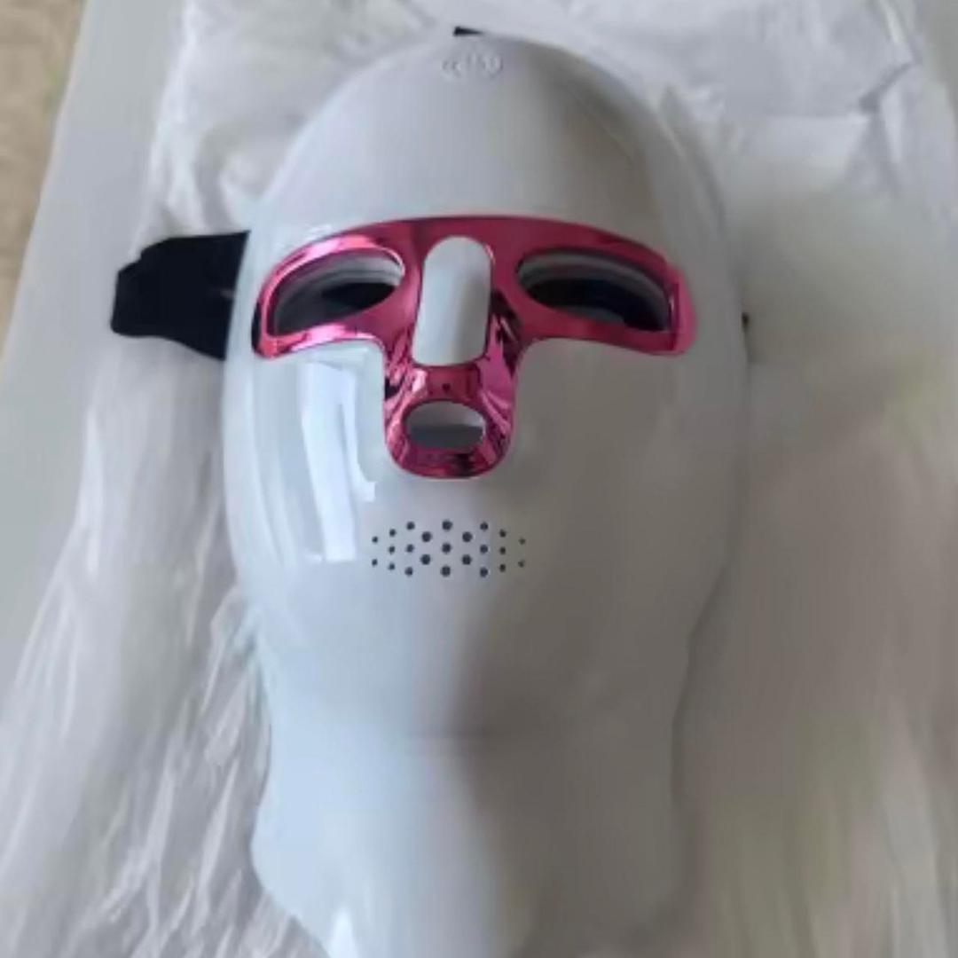 Red Light Therapy Mask kit 7-1 Color LED Facial Light Therapy for Face and Neck, Reduces Wrinkles and Brightens Skin, Portable, Rechargeable, Suitable for Home or Travel Use