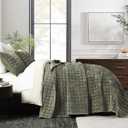 Grassix Velvet Quilt King Size - Luxe Olive Green Quilt Set, Lightweight Velvet Comforter Soft, Geometric Coverlet Bedspreads with 2 Shams, 3 Pieces, Perfect for House Warming Gift, All Season