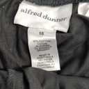 Alfred Dunner All Around Elastic Waist Cotton Short Twill Pants (16, Black)