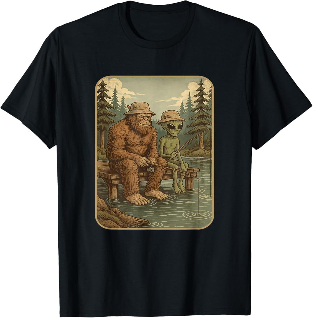 Bigfoot Fishing Design Men Boys Sasquatch Fishing Distressed T-Shirt S