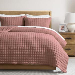 WDCOZY King Size Quilt Bedding Sets with 2 Pillow Shams, Lightweight Soft Bedspread Coverlet, Quilted Blanket Thin Comforter Bed Cover for All Season, 3 Pieces, 104x90 inches, Rose Red