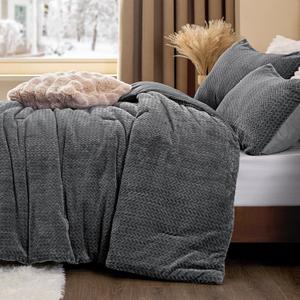 ChiXpace Flannel Fleece Queen Comforter Set  Furry Grey Leaves Pattern Faux Fur Bed Set, Winter Ultra Soft Fuzzy Comfort Set, Velvet Bedding Set for Bed with 2 Pillow Cases