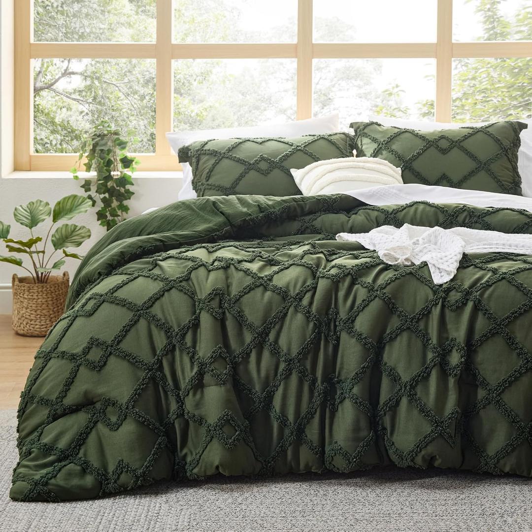 Bedsure Boho Comforter Set Queen - Olive Green Tufted Queen Size Comforter, 3 Pieces Farmhouse-Style Embroidery Bed Set, Soft Fluffy Geometric Pattern Bedding for All Seasons