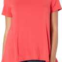 Amazon Essentials Women's Relaxed-Fit Short-Sleeve Scoopneck Swing T-Shirt Red, Small