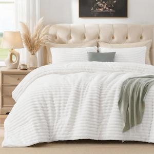 Quataly Marshmallow Queen Fleece Comforter Set White Faux Fur Fluffy Comforter Set Luxury Bedding Set Soft Plush Fuzzy Warm Bed Set All Season 3 Pieces (1 Shaggy Comforter, 2 Pillowcases)
