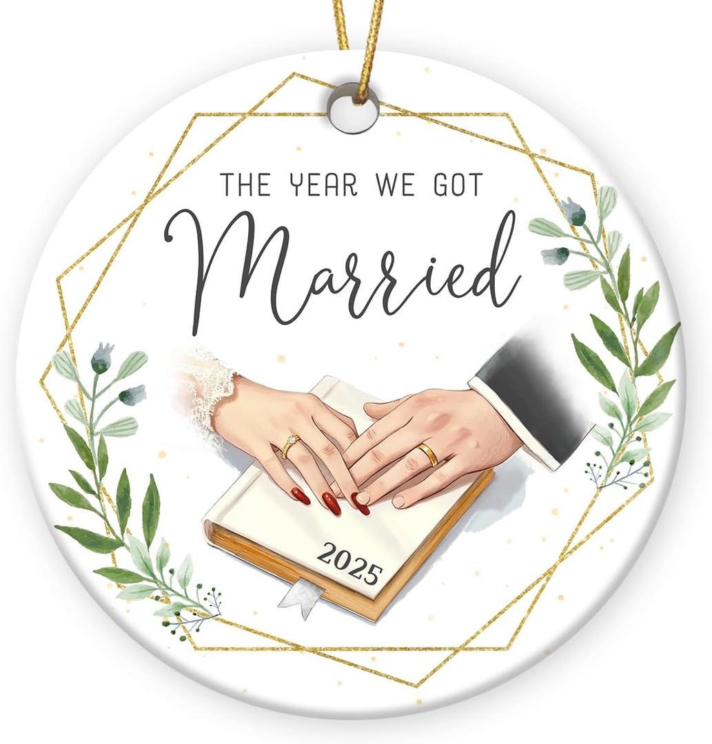 2 x Wedding Gifts for Couples 2025 - The Year We Got Married Ceramic Ornaments, Future Mr and Mrs Gift Ideas 2025, 1st Bridal Shower Ornaments for Bride, Bride to Be, Just Married Presents for Women