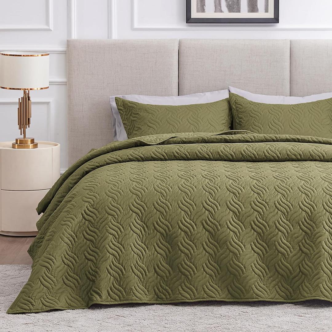 Love's cabin King Size Quilt Bedding Set Olive Green Bedspreads - Bed Summer Lightweight Bedspread Comforter - Wave Pattern Bedding Coverlet for All Season - 3 Pieces (1 Quilt, 2 Pillow Shams)