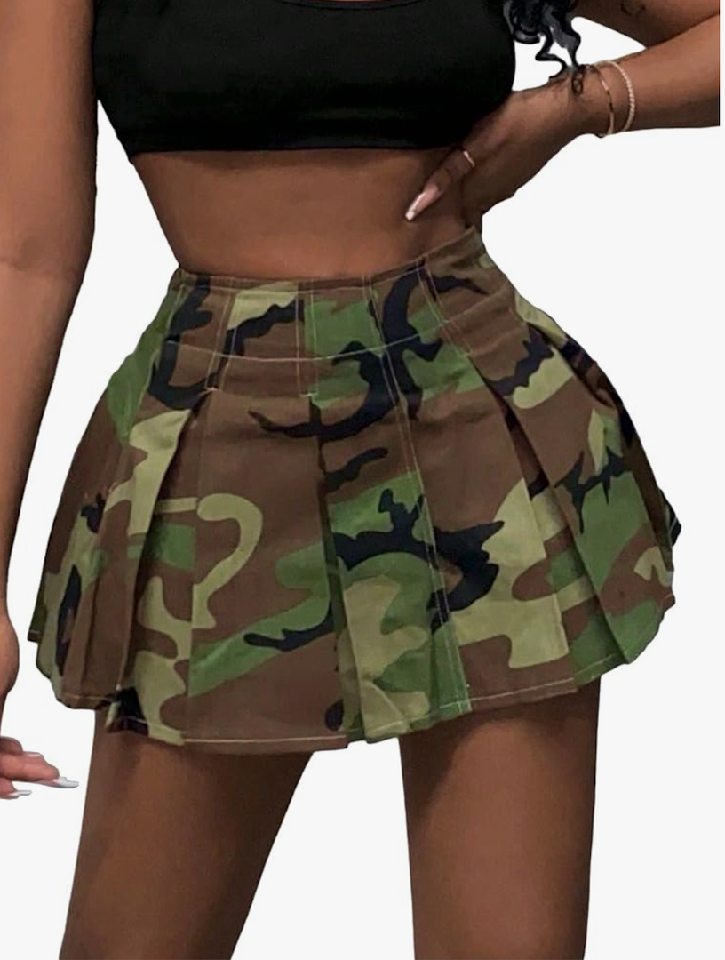 WDIRARA Women's Camo Print High Waist Streetwear Pleated Skater A Line Mini Skirt, Size L