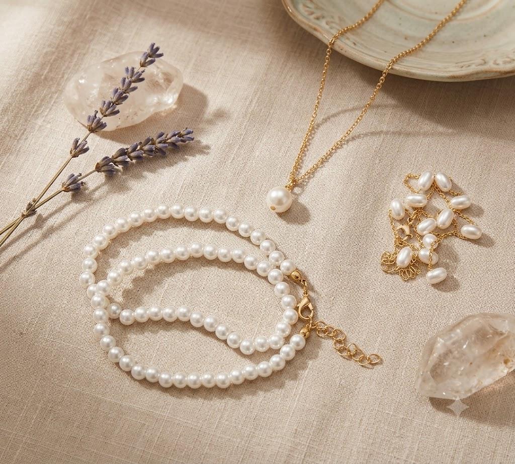 Cute Butterflies & Pearls Adjustable Choker necklace+Jewelry bag+Cleaning Cloth