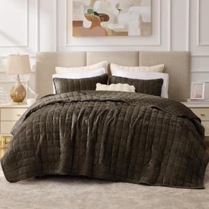 BEDELITE Velvet Quilt Set King Size - Luxury Velvet Comforter Bedding Set 3 Pieces, Lightweight Soft Cozy Mocha Brown Oversized Bedspread Coverlet for All Seasons with 2 Pillow Shams