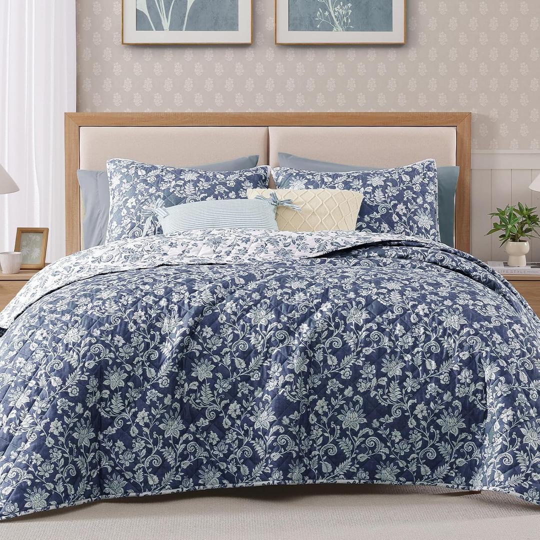 BLOOMHAVEN Quilt Set Queen Size, Oxford Blue Floral Quilt Sets, Reversible Bedspread Lightweight and Breathable for All Seasons, Soft Quilted Bedspread with 2 Pillow Shams