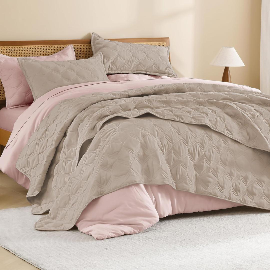 Litanika King Size Quilt Bedding Set, Light Coffee Summer Lightweight Soft Comforter Bedspreads & Coverlets, Boho Farmhouse Bedding Cover Bed Decor All Season, 3 Pieces (1 Quilt, 2 Pillowcases)