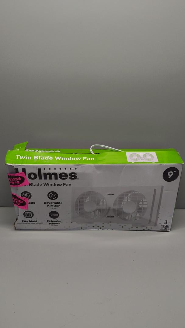 Holmes 9 in Manual Window Fan White