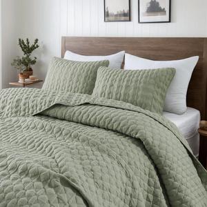 WDCOZY Sage Green Quilt King Size Bedding Sets with Pillow Shams, Lightweight Soft Bedspread Coverlet, Quilted Blanket Thin Comforter Bed Cover, All Season Spring Summer, 3 Pieces, 104x90 inches (Green (Yellow-green Hue))