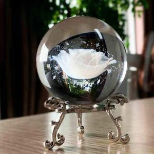 HDCRYSTALGIFTS 2.362 in 3D tallado interior flor rosa bola de cristal pisapapeles con soporte de astilla Fengshui decoracin para el hogar