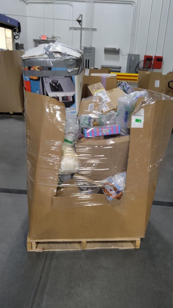 Pallet of Salvage Items 