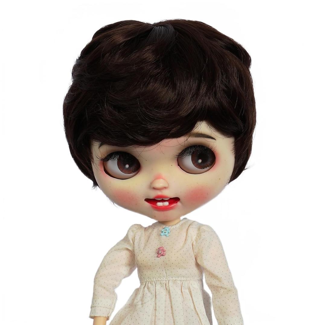 Only one wig is suitable for dolls with a head size of 10 inches Short curly Wigs (Dark Brown)