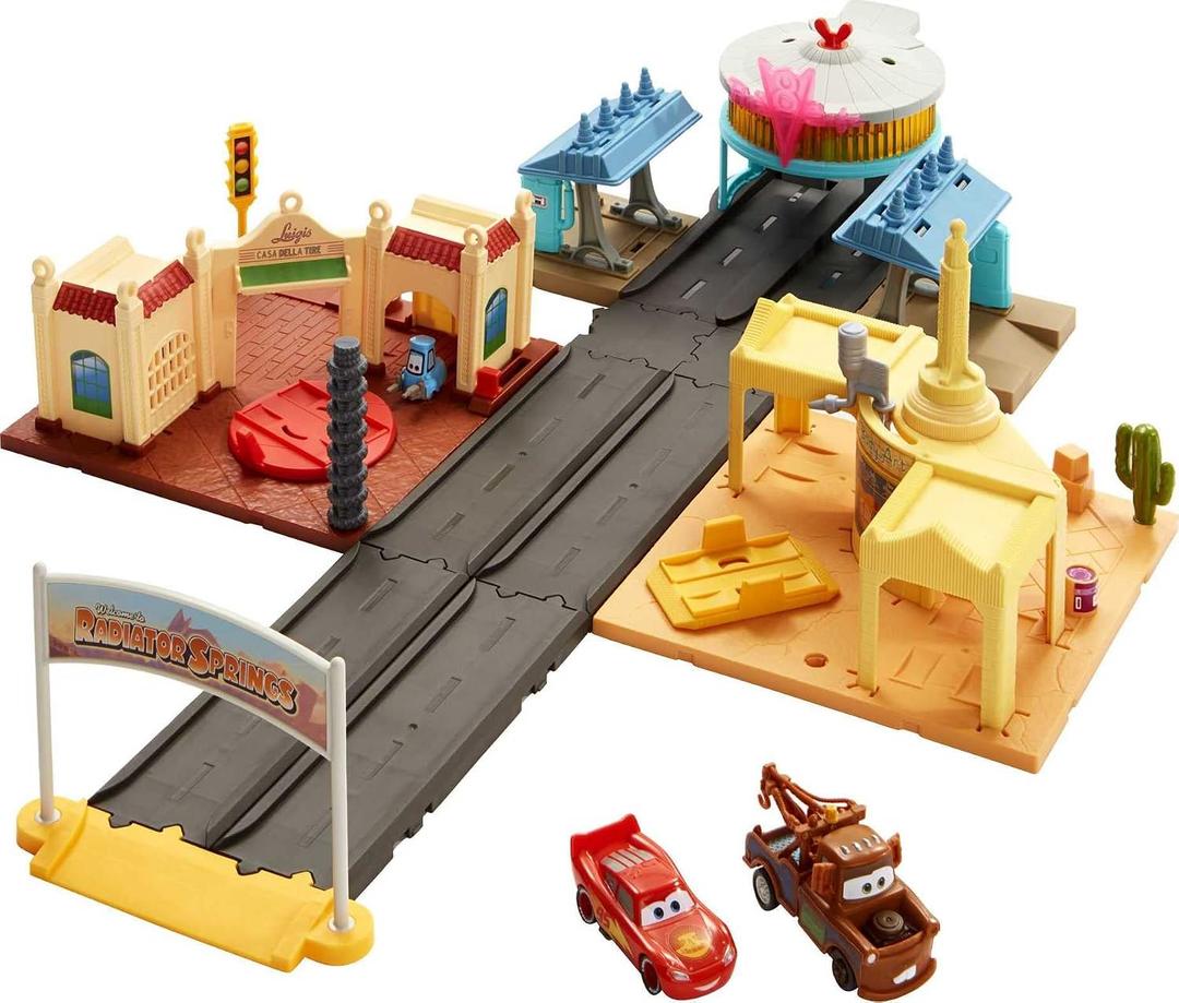 Mattel Disney and Pixar Cars On The Road Playset with 2 Toy Vehicles & Light-Up Countdown, Includes Lightning McQueen & Mater Truck, Large