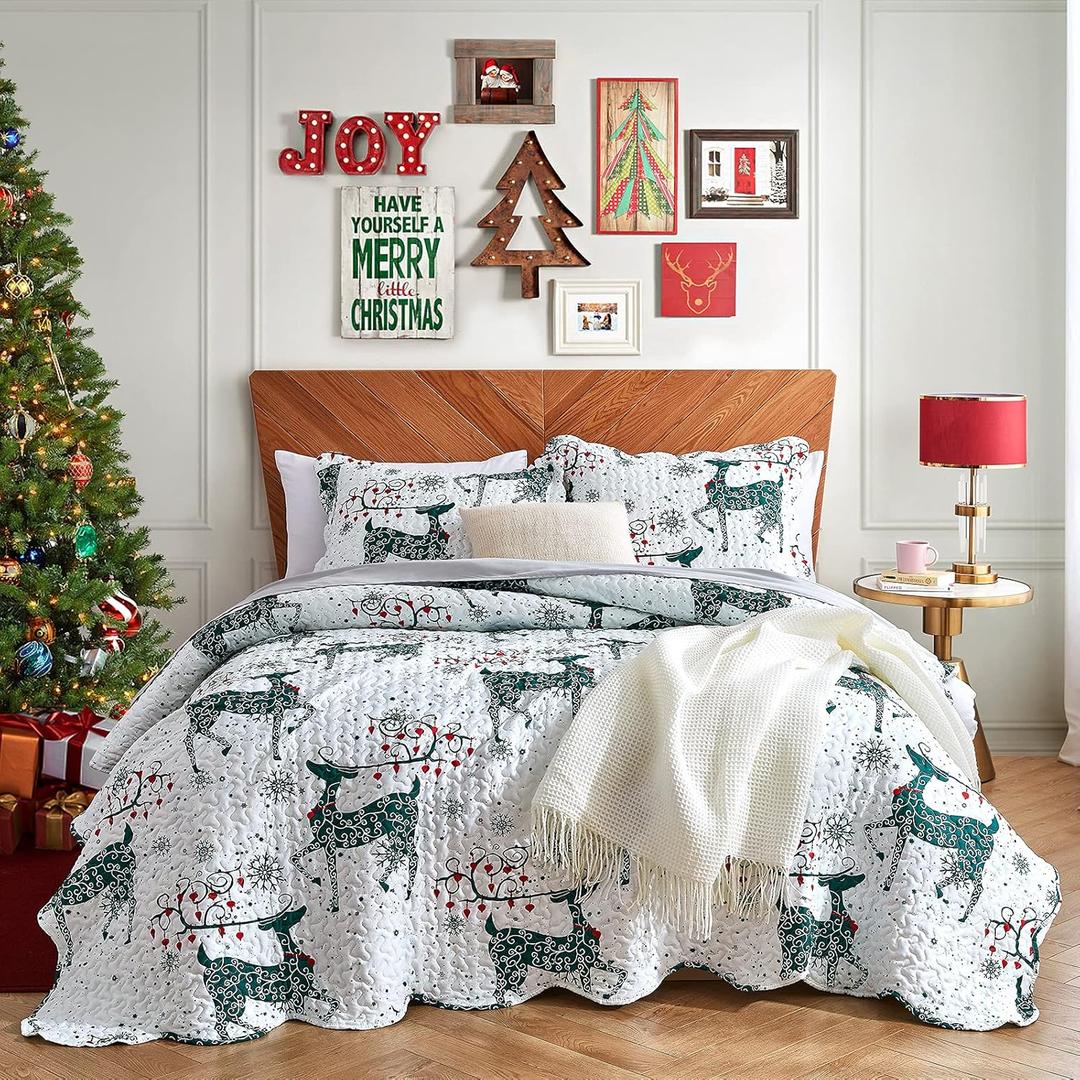 Hansleep Christmas Quilt King Size with Green Reindeer Print, 3 Piece Reversible Quilt Sets Lightweight Bedspread Bed Decor Coverlet Set for All Season (King (106"x96"))