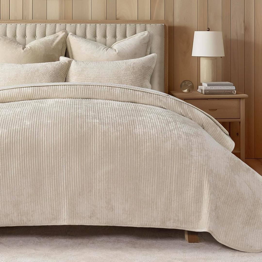 EVERGRACE Velvet Quilt Set Queen Size, Luxurious Soft Quilted Bedding Sets, Lightweight Velvet Comforter for All Season, Striped Channel Bedspread Coverlet with 2 Shams, Light Sand (Full/Queen, Channel Light Sand)