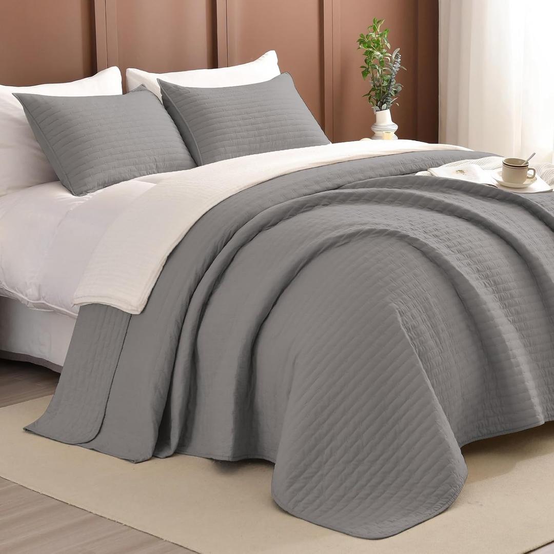 Masaca Oversized Queen Quilt (100"x106"),Grey Lightweight Bedspreads & Coverlets Ultra Soft Microfiber Summer Gray Extra Large Quilt Bedding Set 3 Pieces (Grey-cross Pattern)