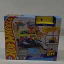 Hot Wheels City Toy Track Set, Downtown Express Car Wash Playset with 1:64 Scale Vehicle, Foam Roller & Drying Flaps