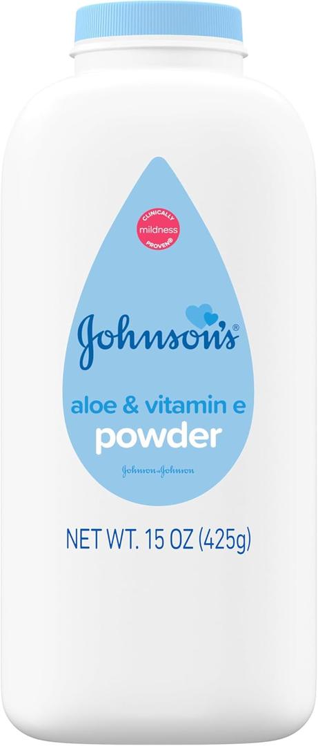 2 x Johnson's Baby Powder with Naturally Derived Cornstarch, Aloe & Vitamin E for Delicate Skin, Hypoallergenic, Free of Parabens, Phthalates & Dyes for Gentle Baby Skin Care, 15 oz